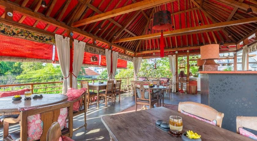 Kamar Kamar Rumah Tamu Boutique Hotel Bed and Breakfast in Kuta