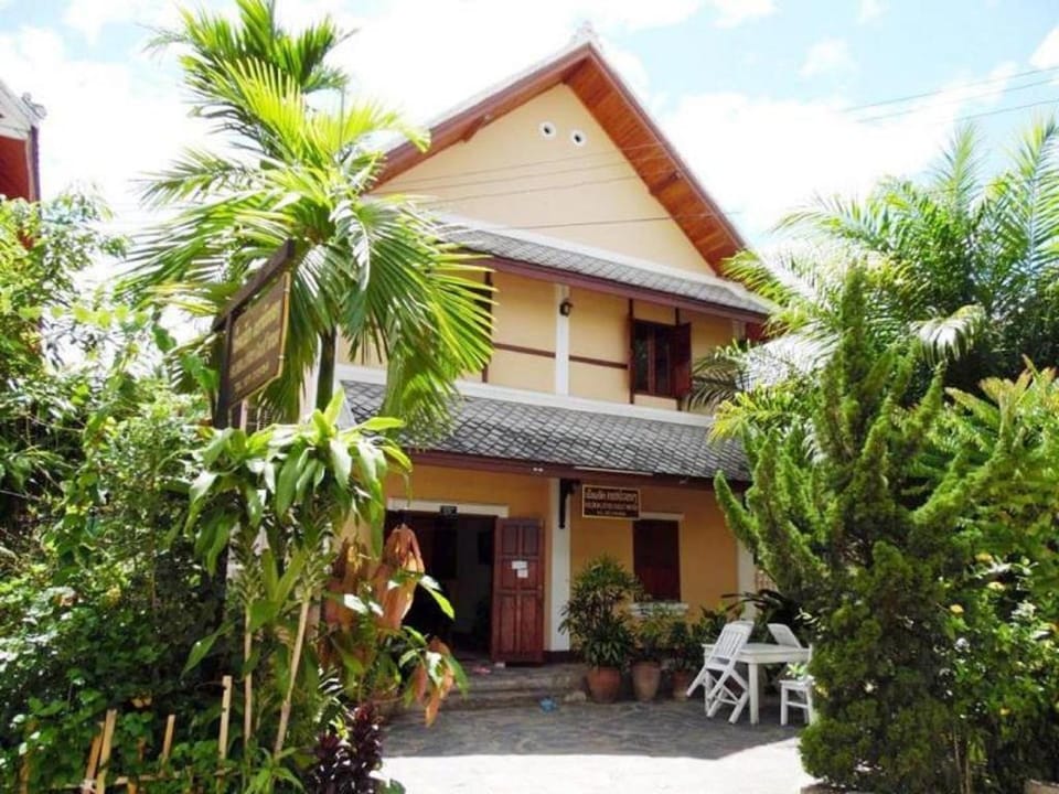 Golden Lotus Place Bed and Breakfast in Luang Prabang