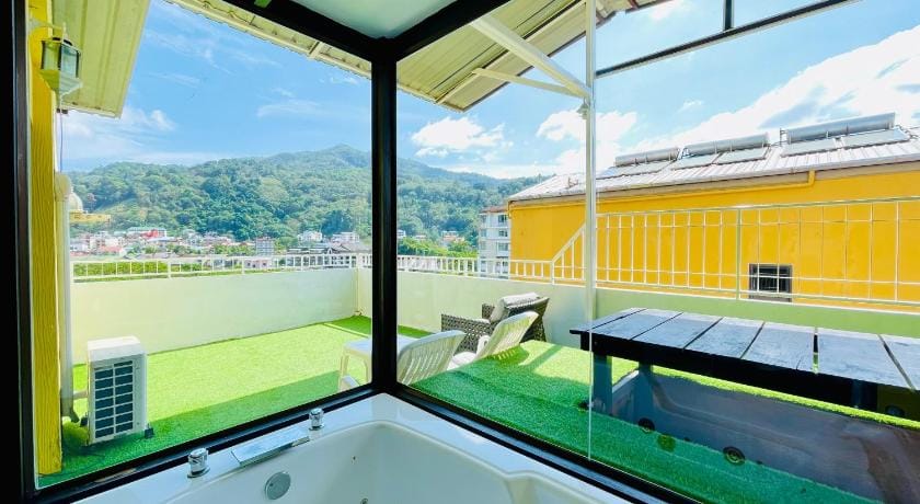 Good Nice Hotel Patong Bed and Breakfast in Patong