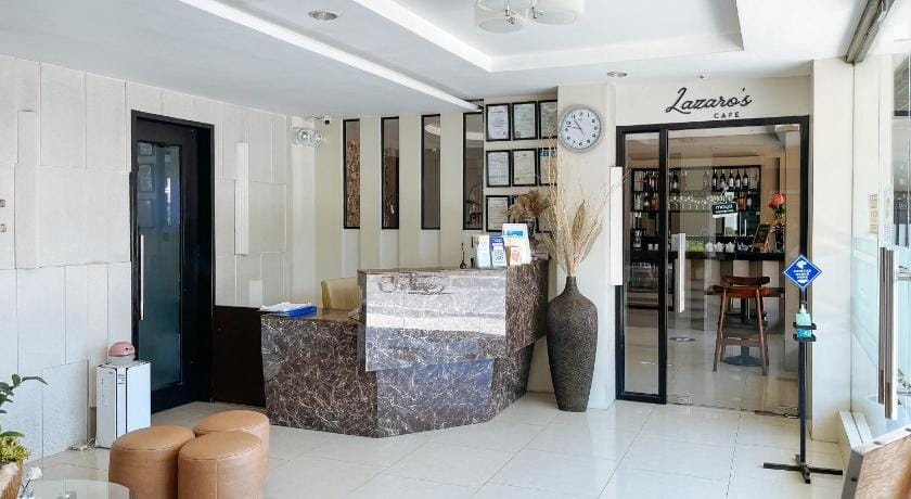 RedDoorz Plus @ Hotel Esse Hotel in Davao City