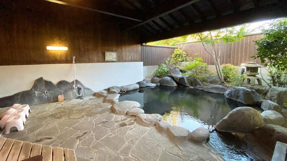 Yufuin Onsen Hasuwa Inn Ryokan in Japan