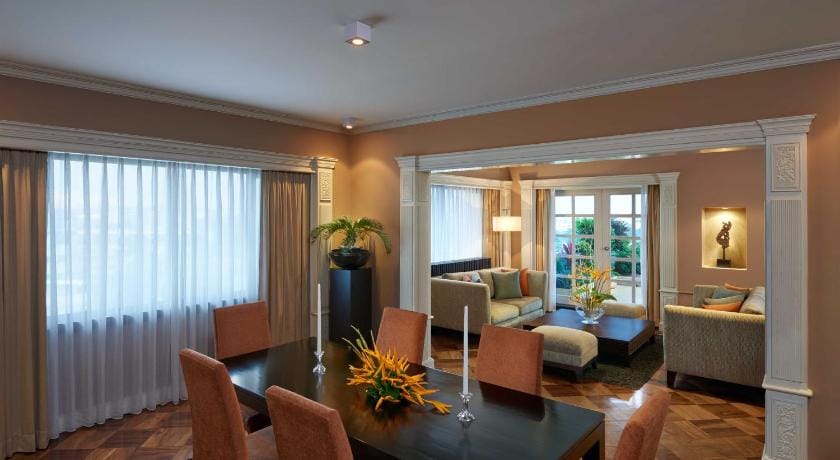 Cinnamon Lakeside Hotel in Colombo