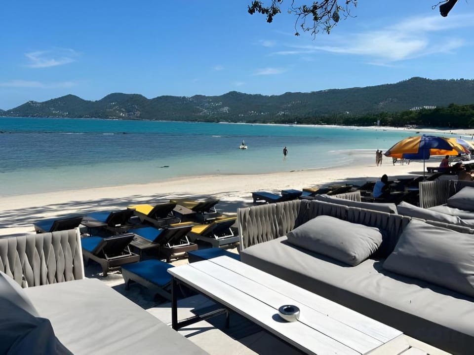 Ark Bar Beach Resort Hotel in Ko Samui