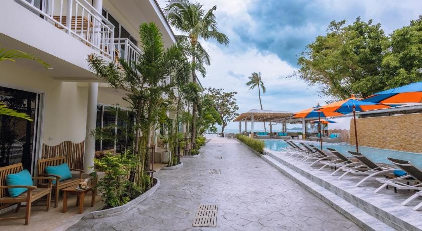 Ark Bar Beach Resort Hotel in Ko Samui