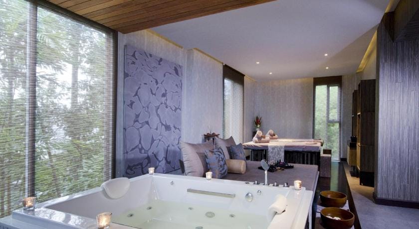 Wyndham Sea Pearl Resort Phuket Hotel in Patong
