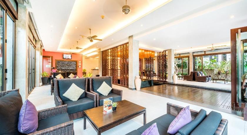 Wyndham Sea Pearl Resort Phuket Hotel in Patong