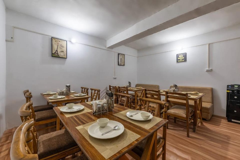 Hotel Deepwoods Hotel in Himachal Pradesh