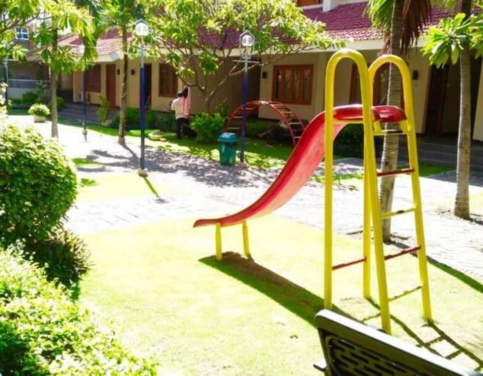 Country Heritage Resort Hotel Hotel in Surabaya
