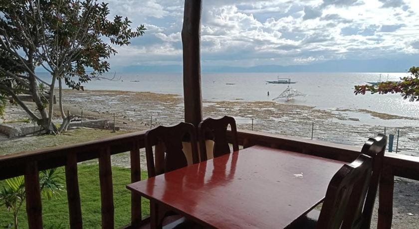 Bonita Oasis Beach Resort Resort in Central Visayas