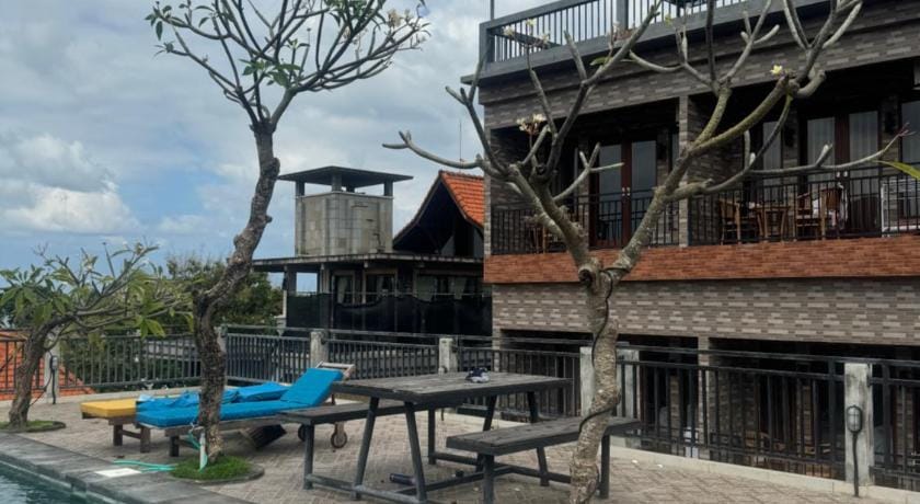 Brekele Berawa Beach House Hotel in North Kuta