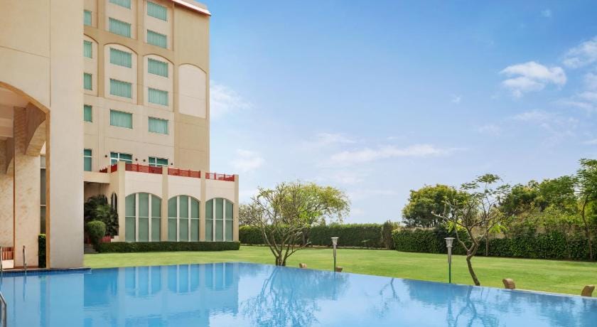 Ramada by Wyndham Jaipur Jaisinghpura Hotel in Jaipur