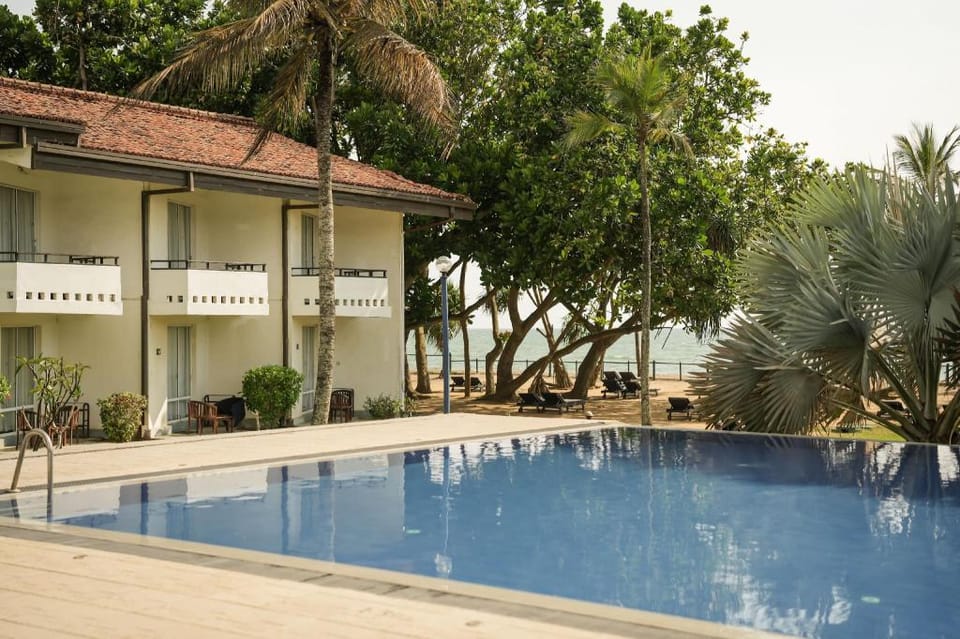 Hibiscus Beach Hotel Hotel in Wadduwa
