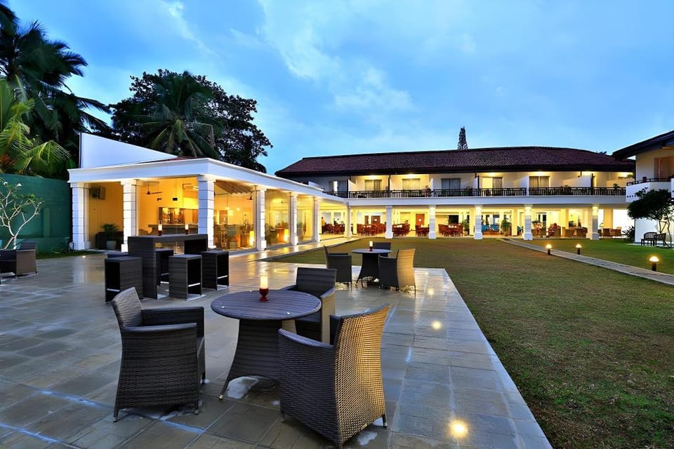 Hibiscus Beach Hotel Hotel in Wadduwa