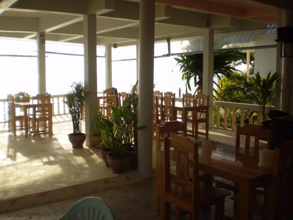 Jamaica Inn Koh Phangan Hotel in Ban Tai