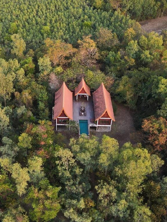 Green Gecko : Full-board, private pool Villa in Laos