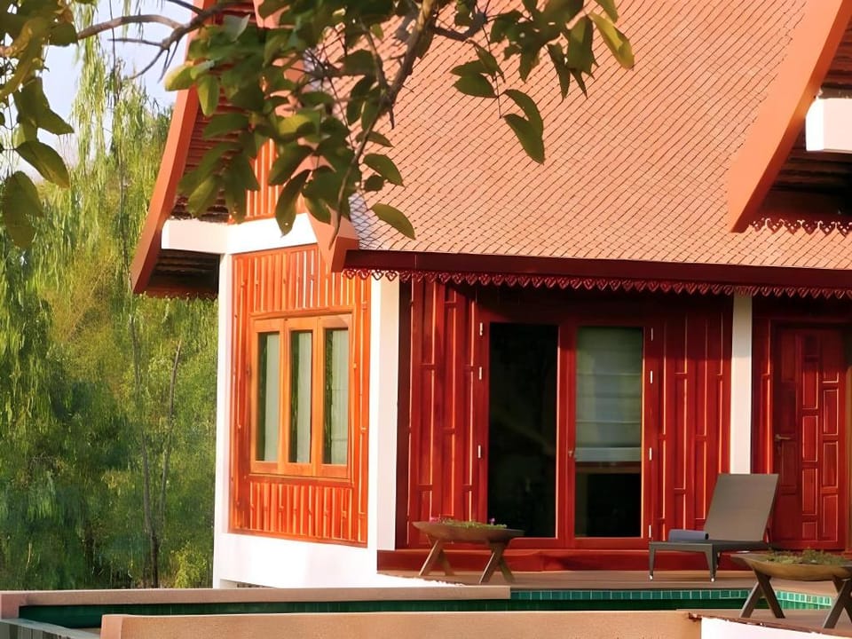 Green Gecko : Full-board, private pool Villa in Laos