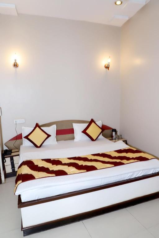 Hotel Sheel Gopal Vision Hotel in Uttar Pradesh