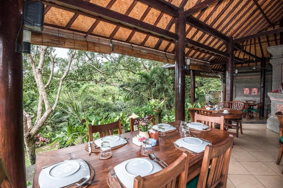 Bunga Permai Hotel Bed and Breakfast in Payangan