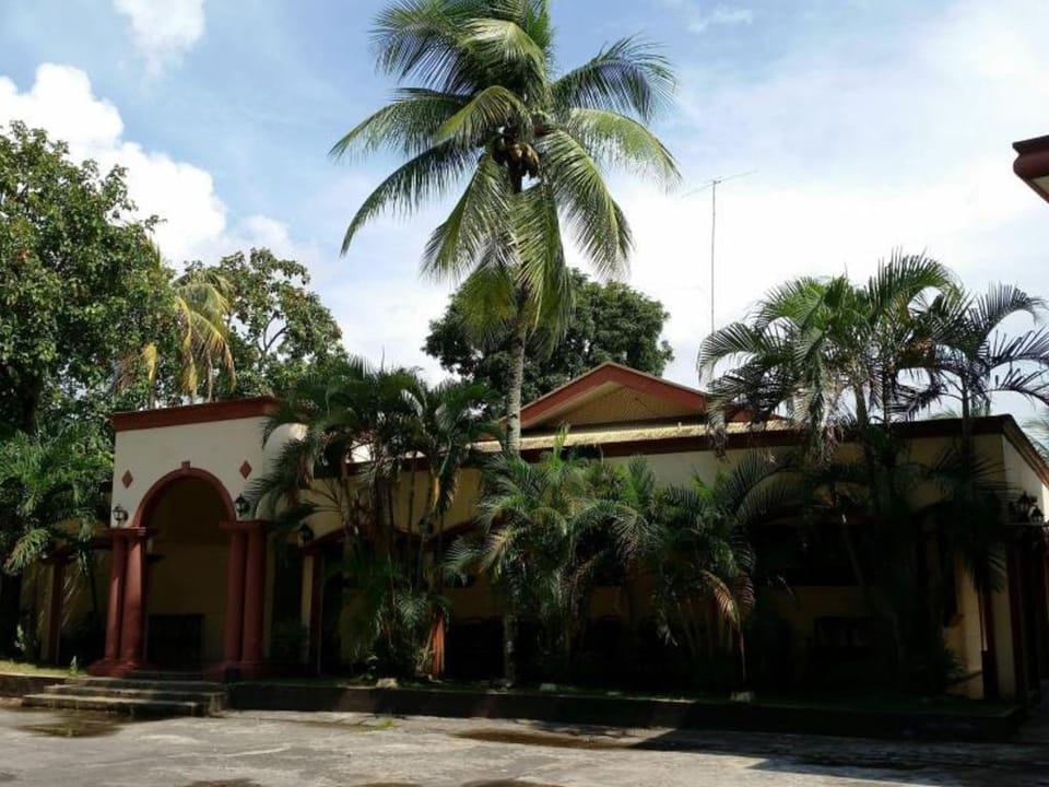 Regency Plaza Tourist Inn Apartment in Bacolod