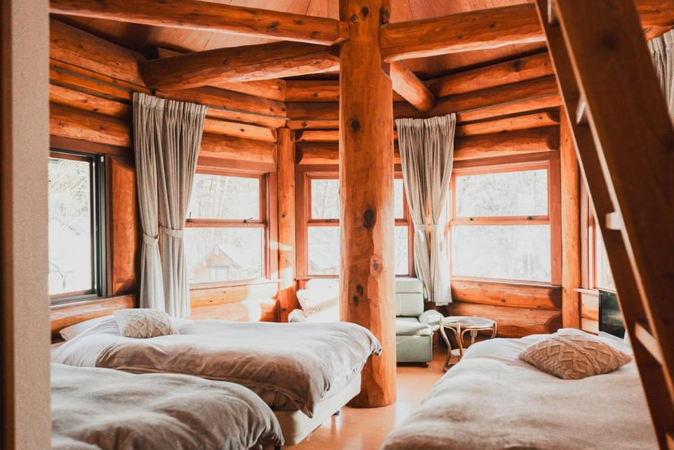 Hakuba Pension & Log Hotel Meteor Lodge in Hakuba