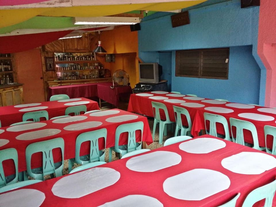 Famous Inn Hotel in Tagaytay