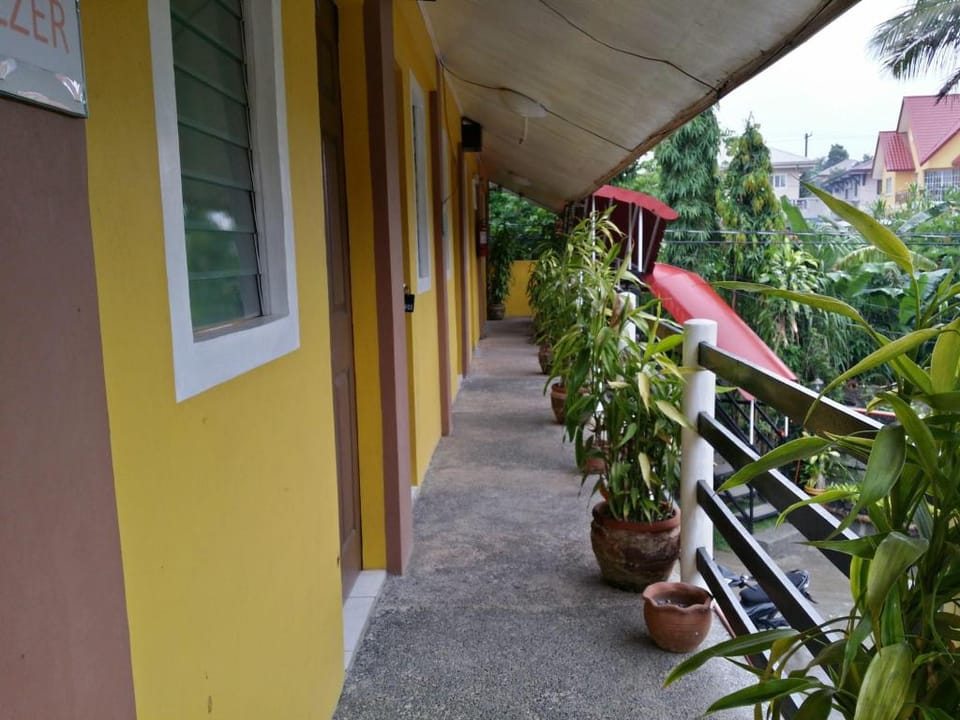 Famous Inn Hotel in Tagaytay
