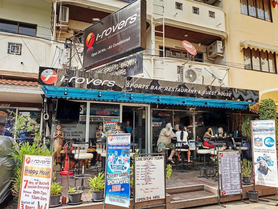 I-Rovers Sports Bar & Hotel Bed and Breakfast in Pattaya City