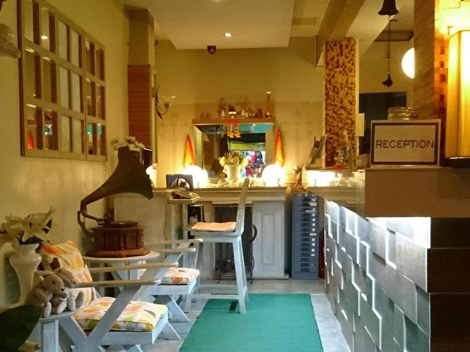 Limburi Hometel Hotel in Patong