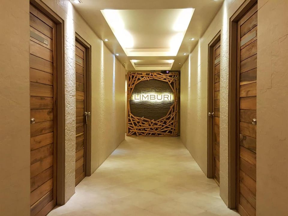 Limburi Hometel Hotel in Patong