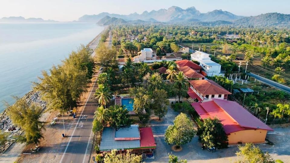 Pranmanee Beach Resort Resort in Prachuap Khiri Khan, Thailand