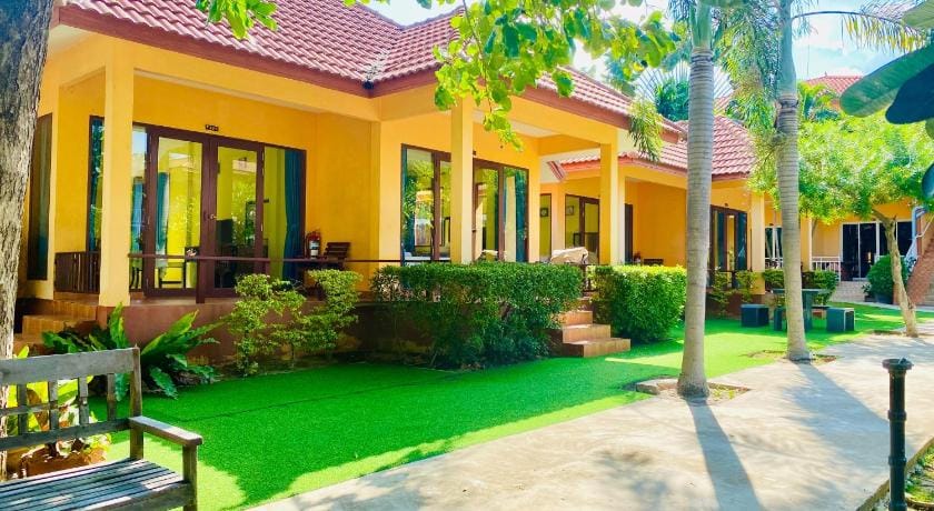 Pranmanee Beach Resort Resort in Prachuap Khiri Khan, Thailand