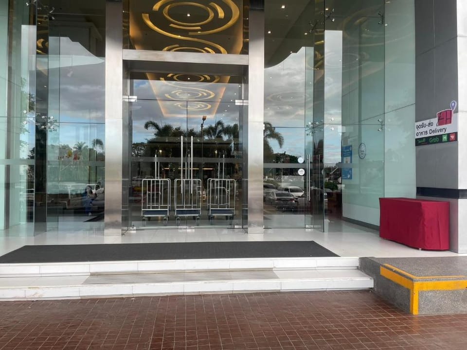 Sunee Grand Hotel&Convention Center Hotel in Laos