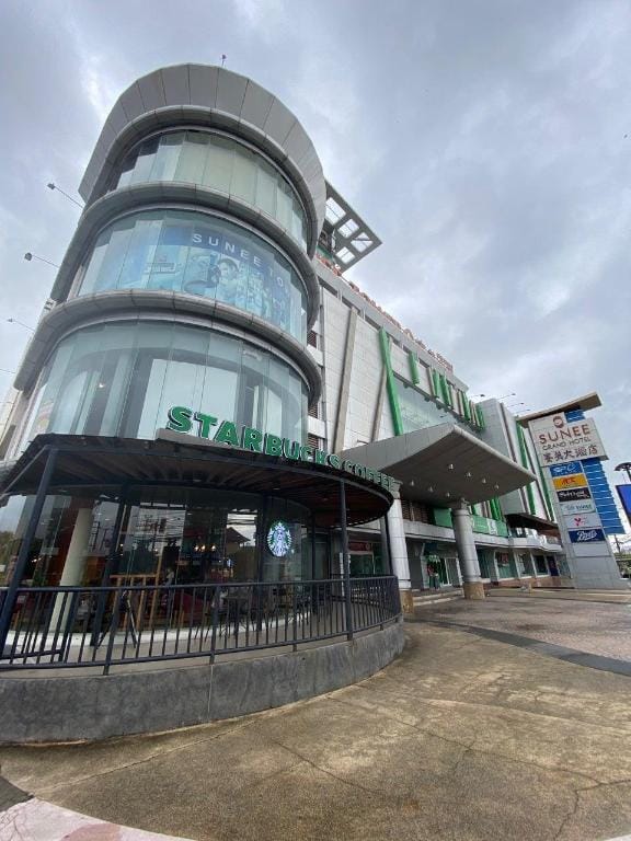 Sunee Grand Hotel&Convention Center Hotel in Laos
