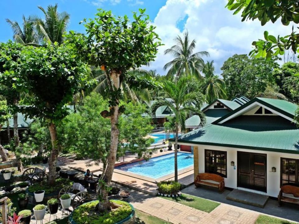 Dumaluan Beach Resort Hotel in Panglao
