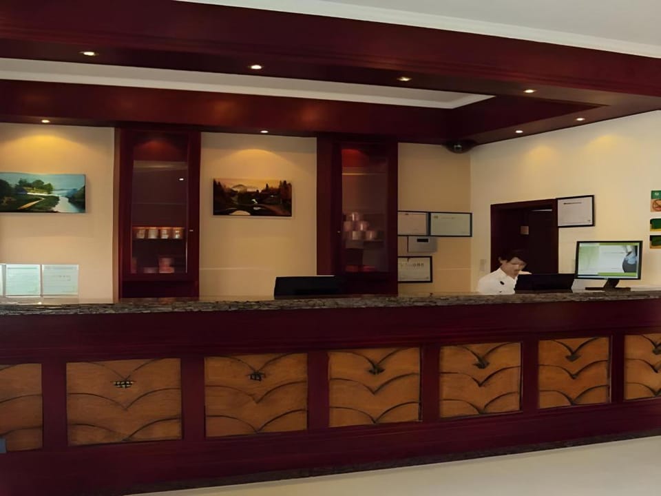 Greentree Inn Yizheng Zhenzhou East Road Hotel in Nanjing