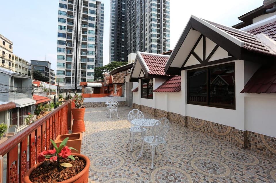 The Siam Guest House Bed and Breakfast in Pattaya City