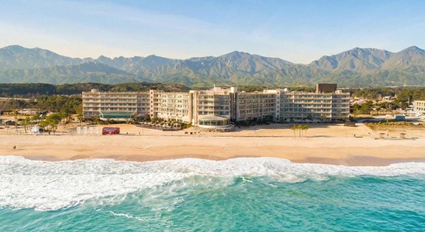 Kensington Resort Seorak Beach Resort in South Korea