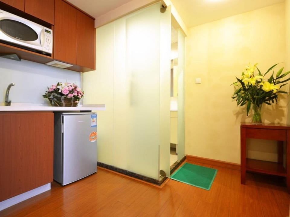 Greentree Suites Hongqiao Airport Branch Hotel in Shanghai