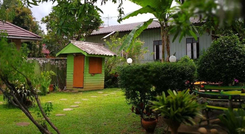 Baan Bua Guest House Hotel in Thailand