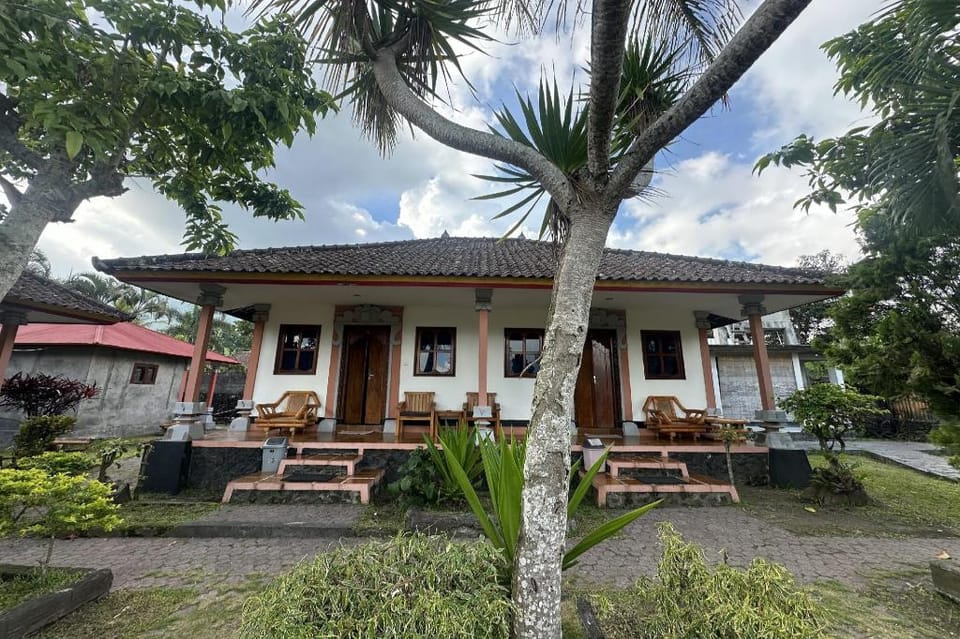 Arlina's Hotel Kintamani Hotel in Karangasem Regency