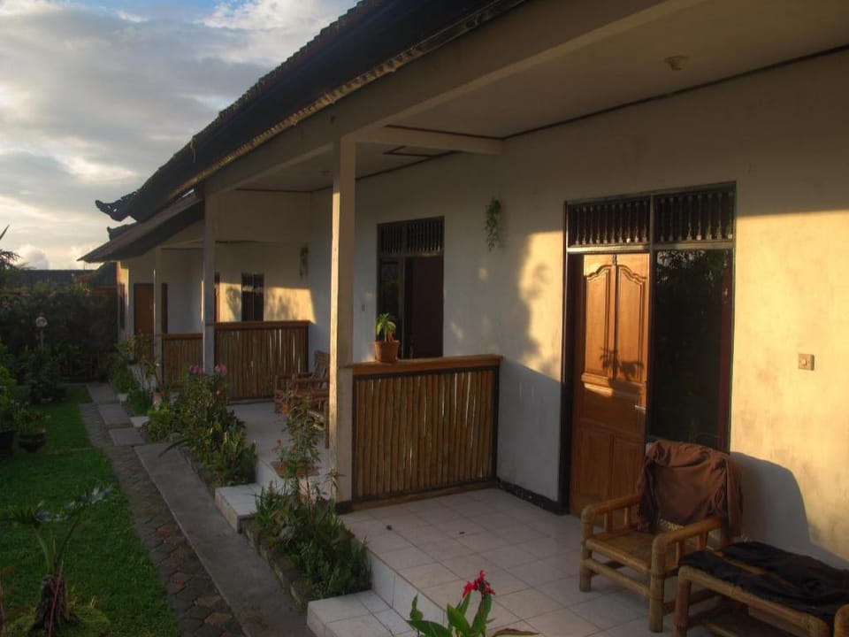 Bukit Kembar Guest House Hotel in Bali