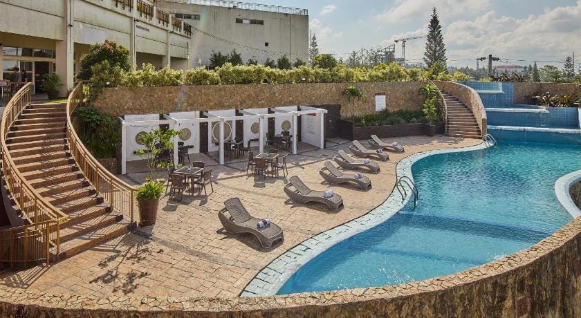 Summit Ridge Tagaytay - Newly Renovated Hotel in Tagaytay