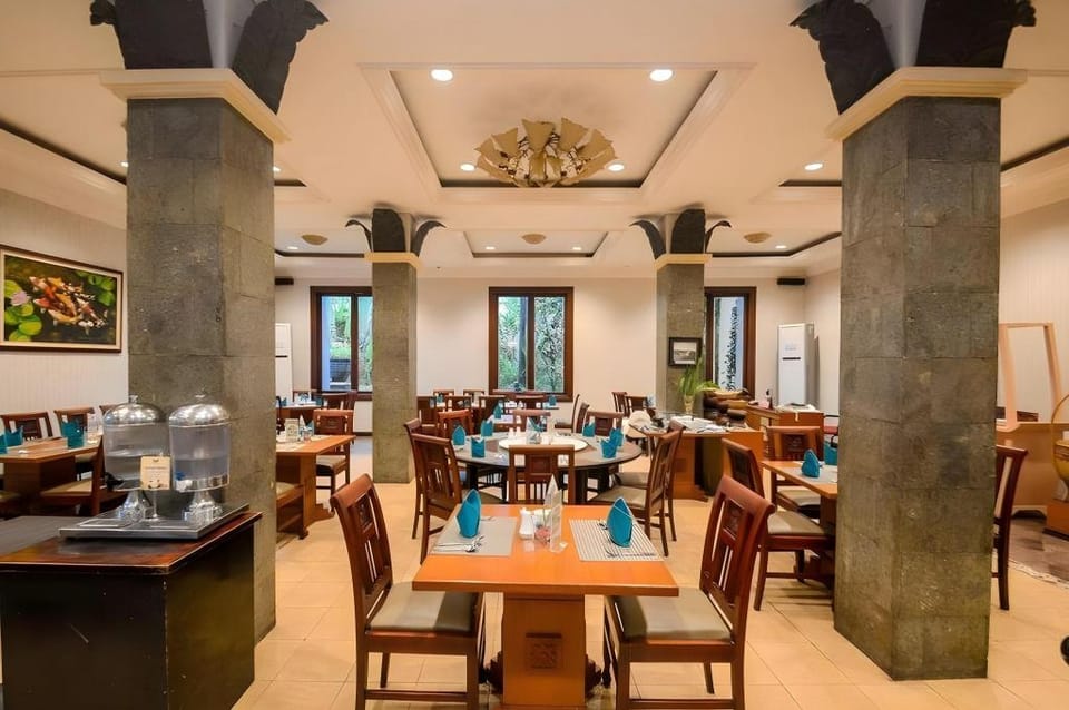 Lotus Garden Hotel by Waringin Hospitality Hotel in East Java