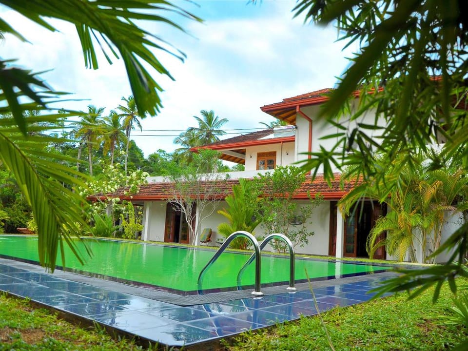 Sakura Villa Hotel in Western Province