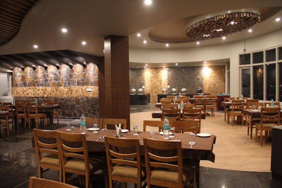 Corbett Suman Grand Resort Hotel in Uttarakhand