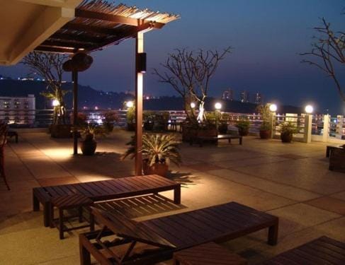 Grand Hotel Hotel in Pattaya City