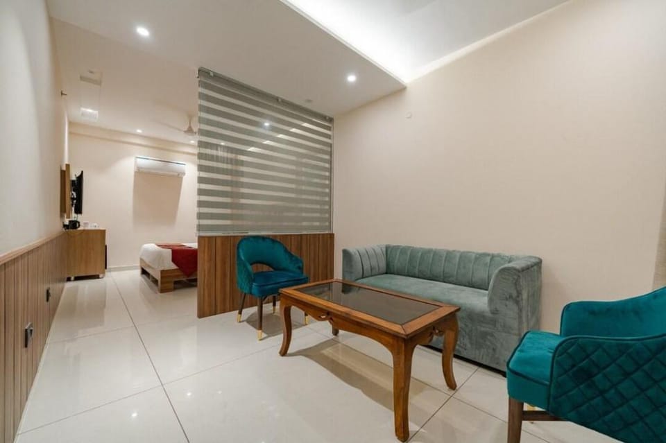 hotel radius Hotel in Alappuzha