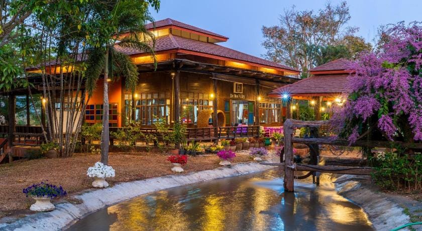 De Bua Valley Hotel in Laos