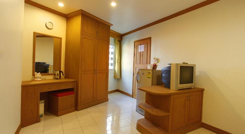 Casa Jip Guesthouse Bed and Breakfast in Patong