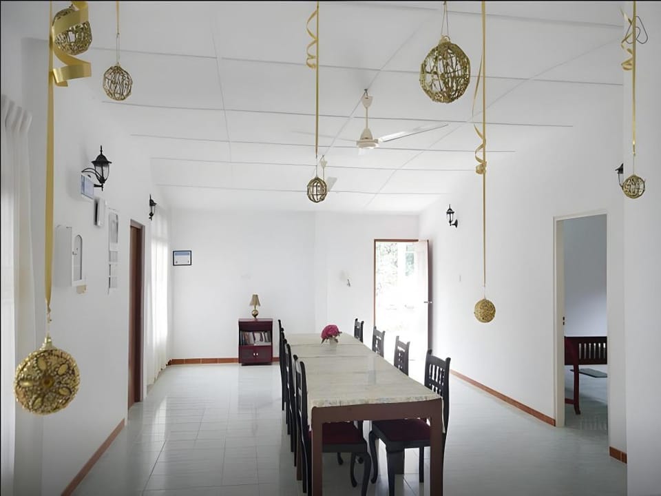 White Villa Hotel in Western Province